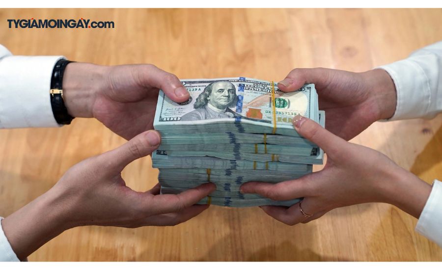 Vàng Tăng Mạnh, USD Hạ Giá: Cập Nhật Thị Trường 26/11